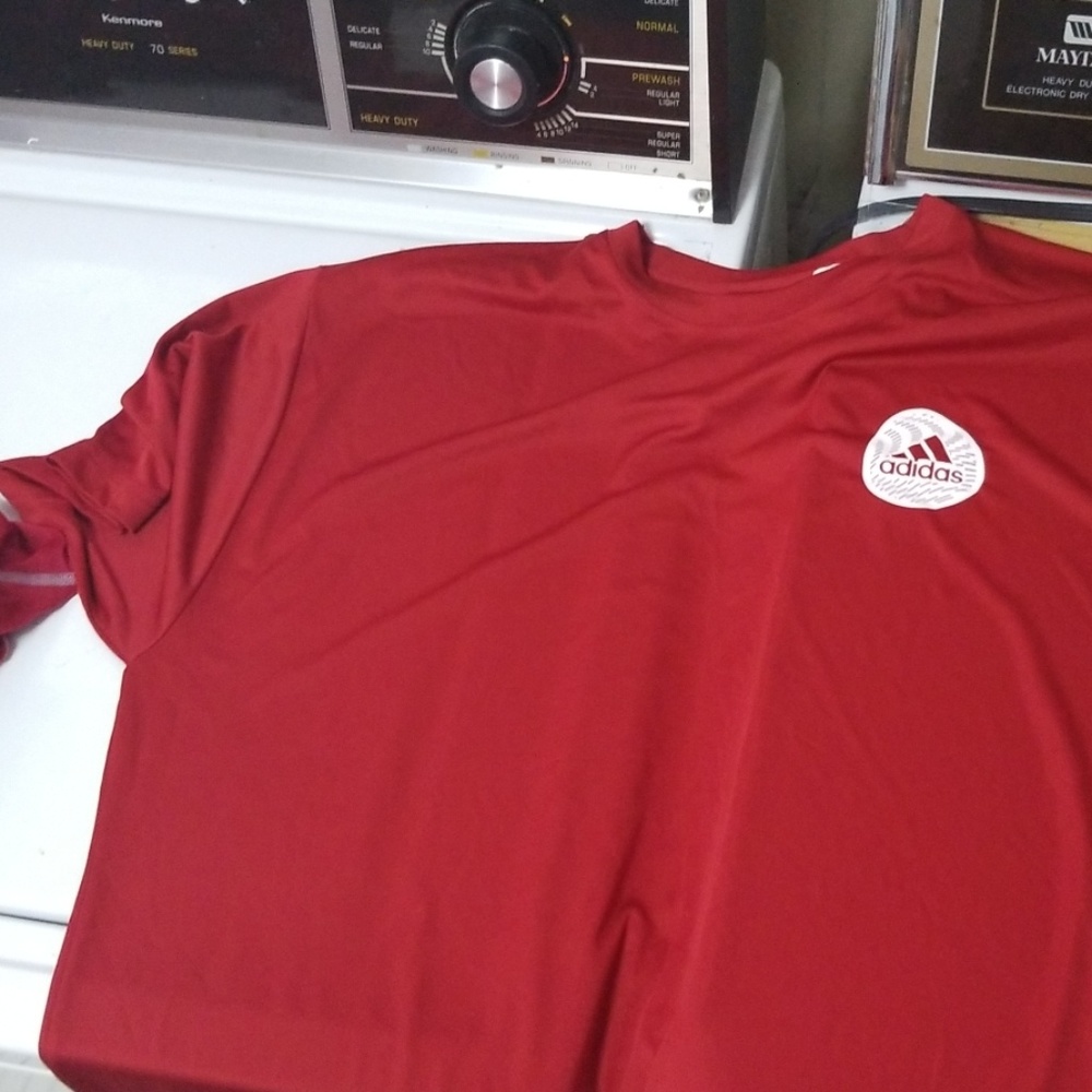 Athletic shirt